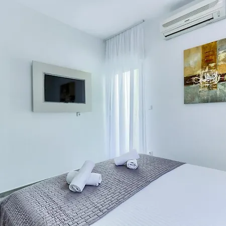 Stipe Apartment *